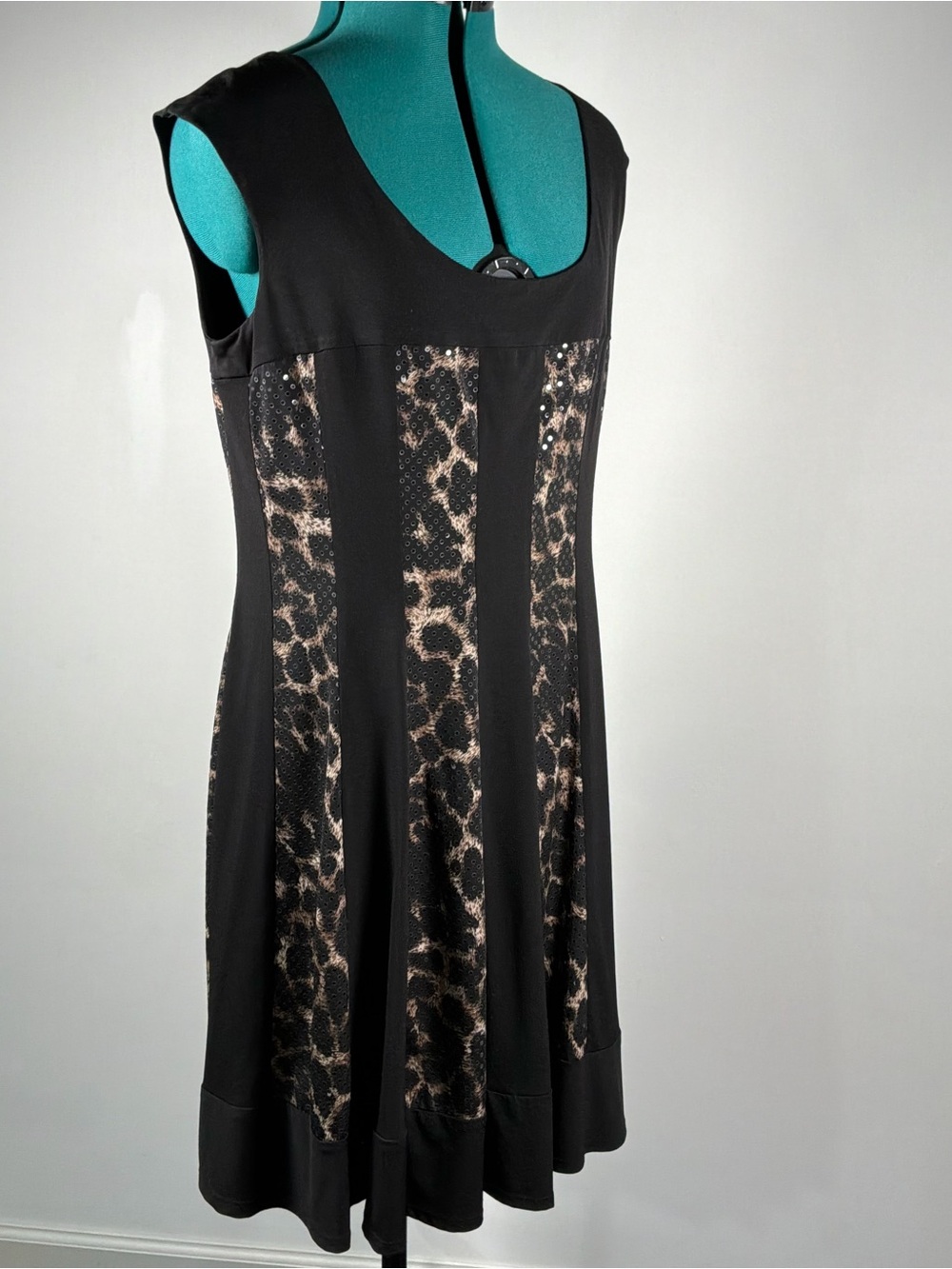 Connected Apparel Black Sequin Fit & Flair Leopard Print Dress Knee Size 16